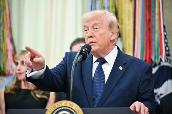 الرئيس الأميركي: إما أن تبرم إيران اتفاقاً أو سنكمل المهمة «لن يكون ذلك صعباً»