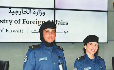 «الإطفاء» تشارك في اجتماع اللجنة الوطنية للمرأة والسلام