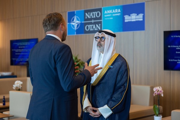  وزير الخارجية الشيخ جراح الجابر خلال لقائه وزير خارجية جمهورية إستونيا مارغوس تساكنا