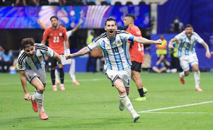 الأرجنتين تواصل حملة الدفاع عن لقبها ومصر تودع المونديال بعد أداء بطولي