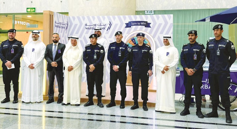رئيس المجموعة المصرفية في بنك وربة أحمد القطامي يرحب بزيارة من قيادات الداخلية