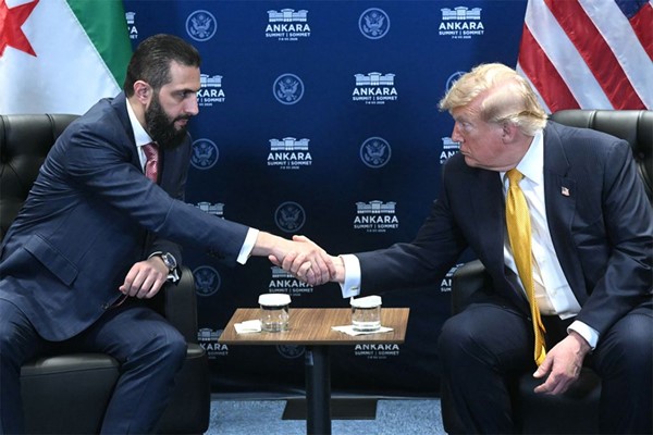 ترامب للشرع: سأرفع سورية من قائمة الدول الراعية للإرهاب