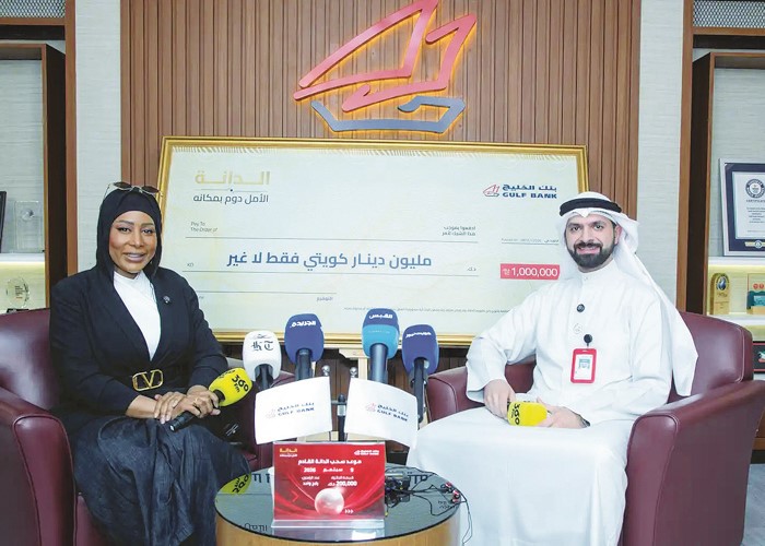 المدير التنفيذي في إدارة التسويق ببنك الخليج مهدي سليمان مع الإعلامية إيمان النجم