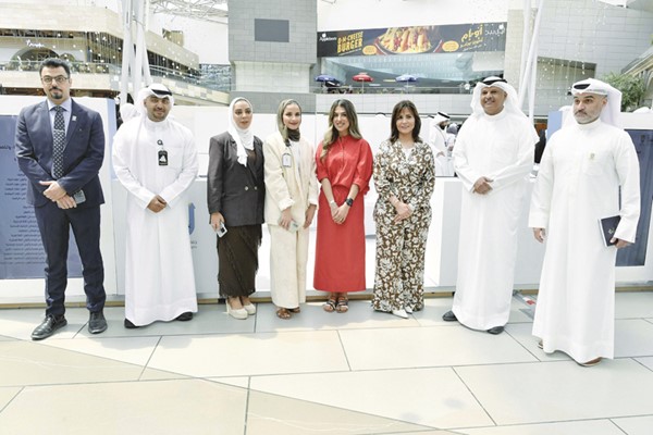 مديرة جامعة الكويت د.دينا الميلم مع الحضور والمشاركين في المعرض