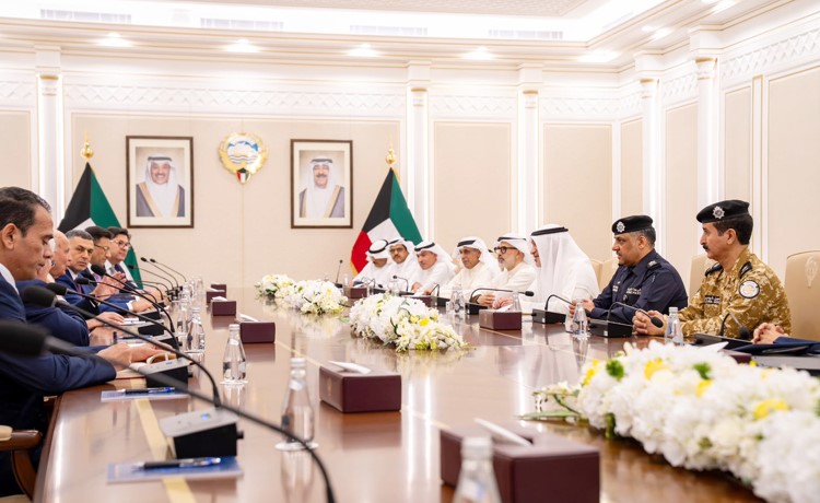 النائب الأول بحث مع وزير الخارجية العراقي تعزيز التنسيق في مختلف المجالات والقضايا المشتركة