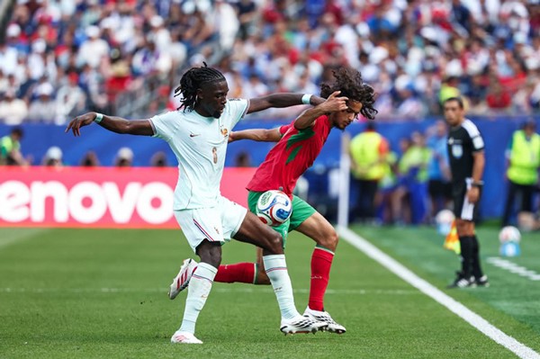فرنسا تتجاوز المغرب وتبلغ نصف نهائي كأس العالم