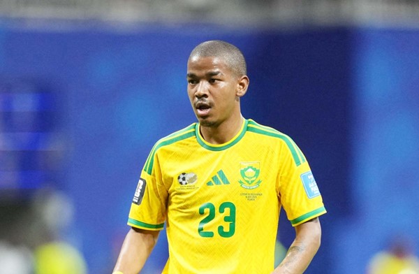 وفاة لاعب وسط جنوب أفريقيا جايدن أدامز