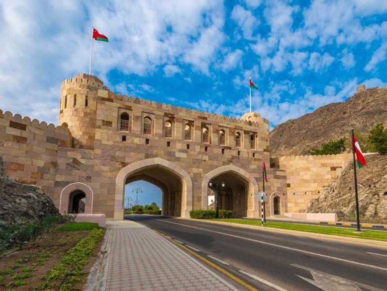 سلطنة عمان تعرض مواقع في محافظة مسندم للاستهداف بطائرات مسيرة