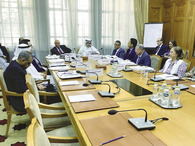 جانب من اجتماع لجنة تحكيم جائزة التميز الإعلامي العربي برئاسة الكويت
