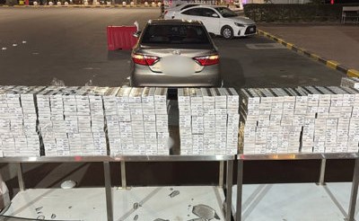 بالفيديو الجمارك تحبط تهريب أكثر من 5300 علبة سجائر