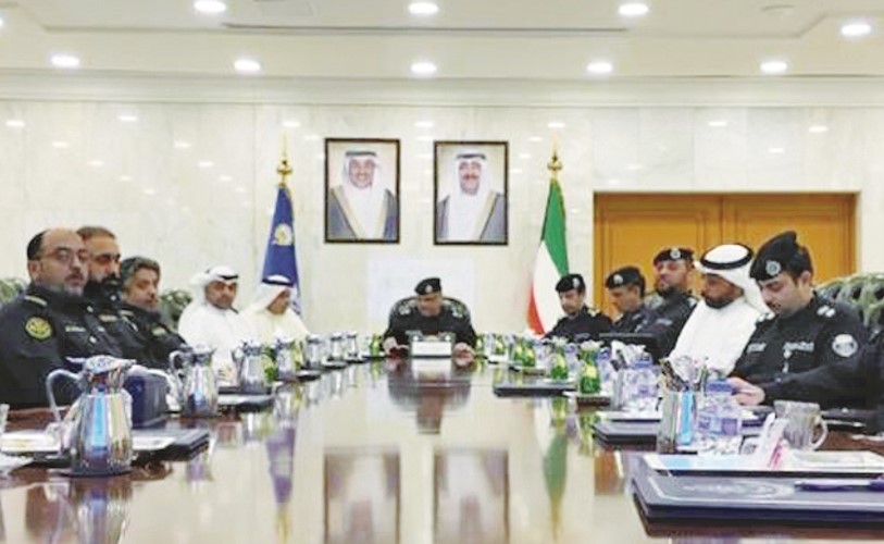 بالفيديو الداخلية بحث آليات تجاوز معوقات نقل البضائع وتعزيز كفاءة المنافذ البرية مع السعودية