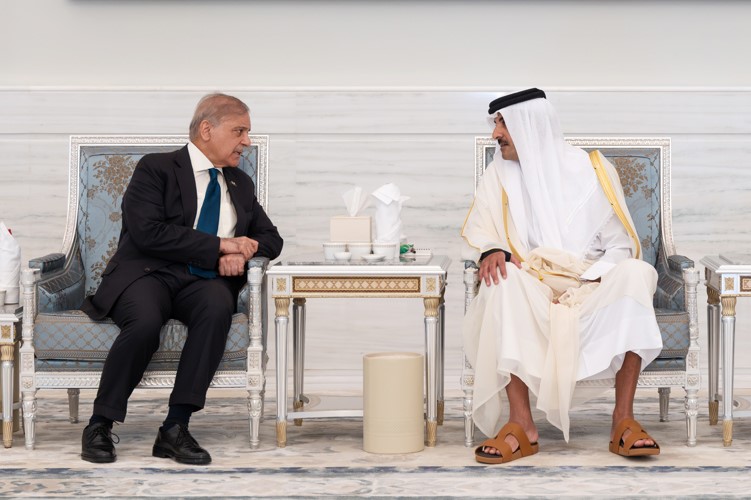 صاحب السمو الشيخ تميم بن حمد آل ثاني يتلقى تعازي رئيس وزراء باكستان محمد شهباز شريف
