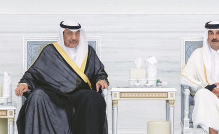 ممثل الأمير ولي العهد قدم واجب العزاء في وفاة الأمير الوالد الشيخ حمد بن خليفة آل ثاني