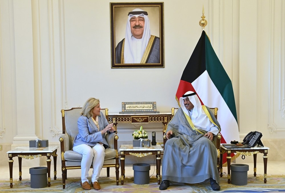 ولي العهد بحث مع الرئيس التنفيذي لشركة فرانكلين تمبلتون أوجه التعاون وآخر التطورات الاستثمارية في الكويت