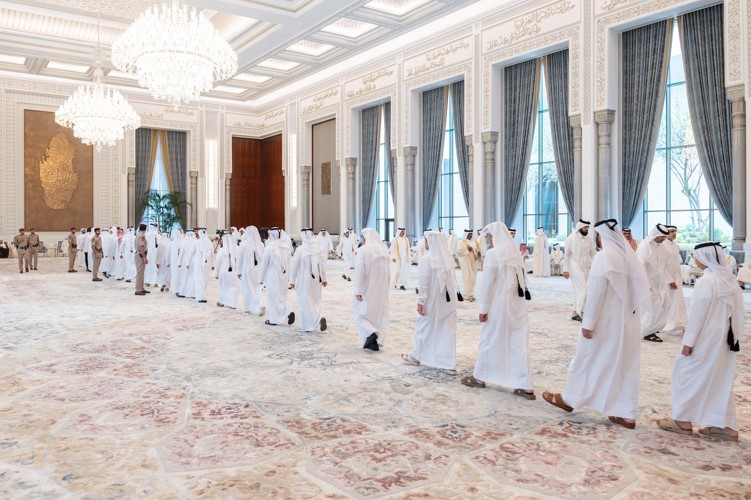 جموع المعزين بوفاة المغفور له بإذن الله صاحب السمو الأمير الوالد الشيخ حمد بن خليفة آل ثاني في اليوم الثاني أمس