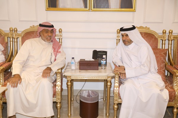 الشيخ عبدالله النواف معزيا