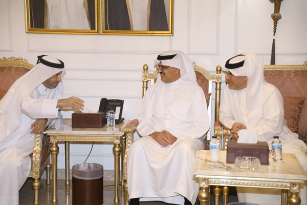 عميد السلك الديبلوماسي سفير خادم الحرمين الشريفين سمو الأمير سلطان بن سعد مع  السفير القطري علي بن عبد الله آل محمود والسفير البحريني صلاح المالكي	(محمد هاشم)