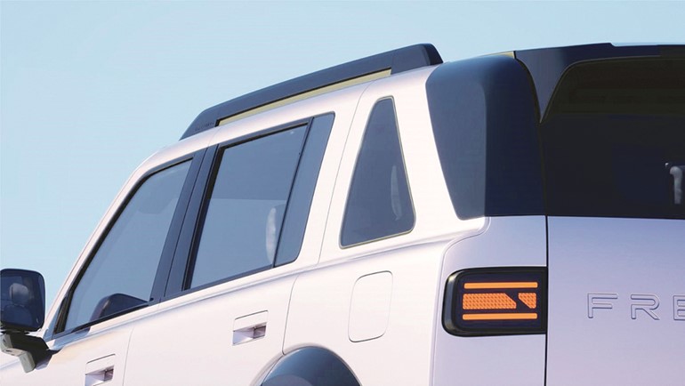 الحرفية البريطانية ترسم ملامح التصميم الخارجي لسيارة «FREELANDER 8»