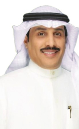 العنزي لإعادة تنظيم إجراءات إصدار تراخيص المظلات والحدائق بالسكن الخاص