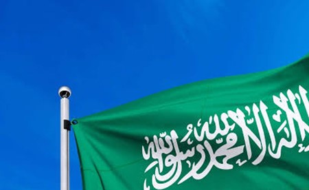 السعودية تطالب إيران بالوقف الفوري لاعتداءاتها الغاشمة للحفاظ على أمن واستقرار وسلامة المنطقة
