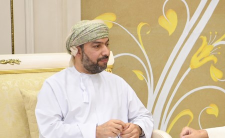بالفيديو.. أحمد الناصر كرّم السفير العُماني بمناسبة انتهاء مهام عمله في الكويت