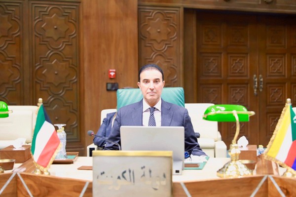 مندوبنا لدى الجامعة العربية يسلم أمينها العام رسالة من وزير الخارجية
