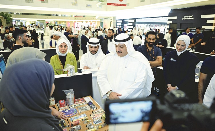 بالفيديو وزير الصحة رفع مستوى الوعي المجتمعي بمخاطر السموم في البيئتين البرية والبحرية
