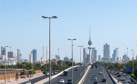 "الأرصاد": طقس اليوم شديد الحرارة مع فرصة للغبار