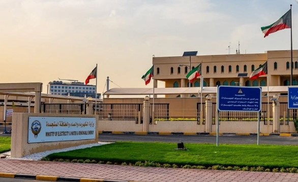 الكهرباء تعرض إحدى محطات القوى الكهربائية وتقطير المياه لهجوم إيراني آثم أسفر عن أضرار في مرافق المحطة واندلاع حريق