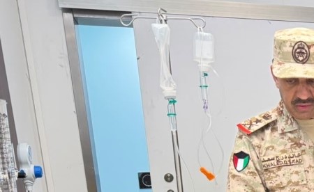 رئيس الأركان ونائبه اطمئنا على صحة عدد من المصابين من منتسبي القوات المسلحة