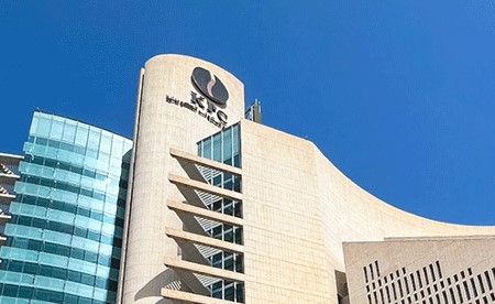 «البترول»: إصابات وخسائر مادية جسيمة في موقع نفطي حيوي إثر اعتداءات ايرانية غاشمة