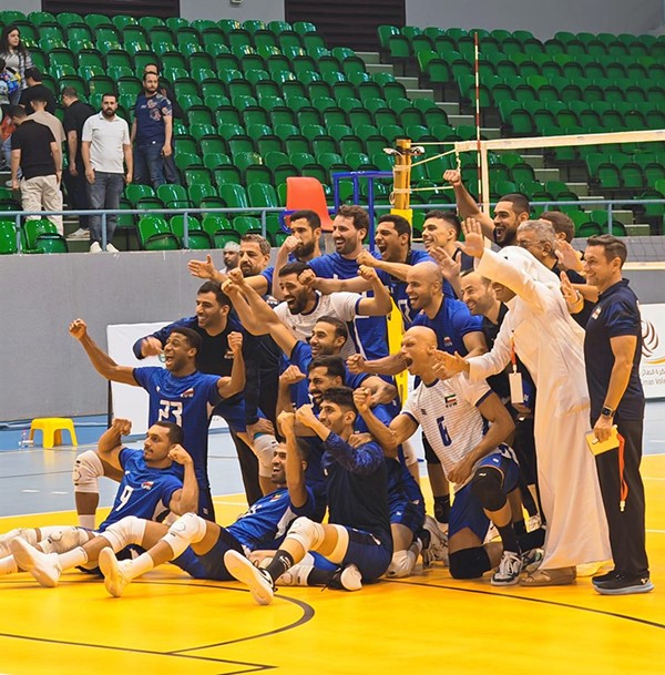 فرحة لاعبي منتخبنا الوطني للطائرة بالفوز على المنتخب السوري