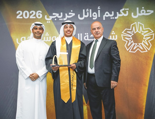 تكريم أحد الطلبة