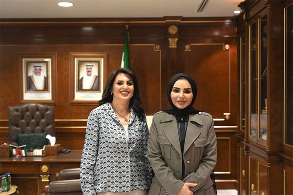 وزيرة الشؤون تبحث مع رئيس «الأمن السيبراني» تعزيز حماية الأسرة والأمن الرقمي