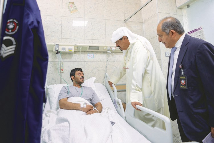 جانب من زيارة سمو رئيس الوزراء لمصابي العدوان الإيراني الآثم