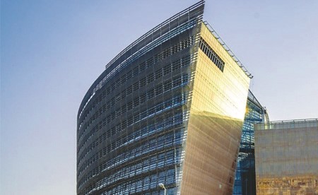 «التربية»: اعتماد خطة الإيفاد في البعثات والإجازات والمنح الدراسية للعام 2026 ـ 2027 لموظفي الوزارة