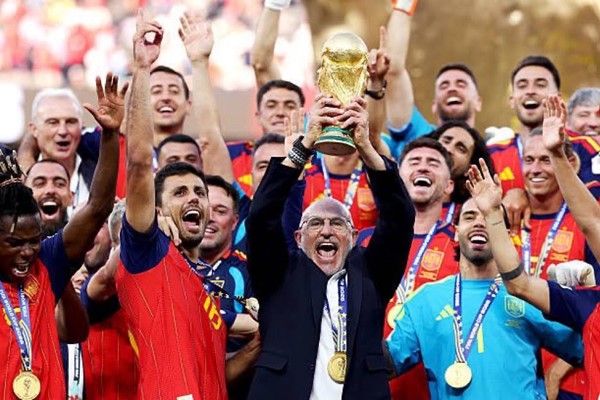 مونديال 2026: مدرب إسبانيا بطل العالم.. "نعلم أننا سنضطر إلى المعاناة"