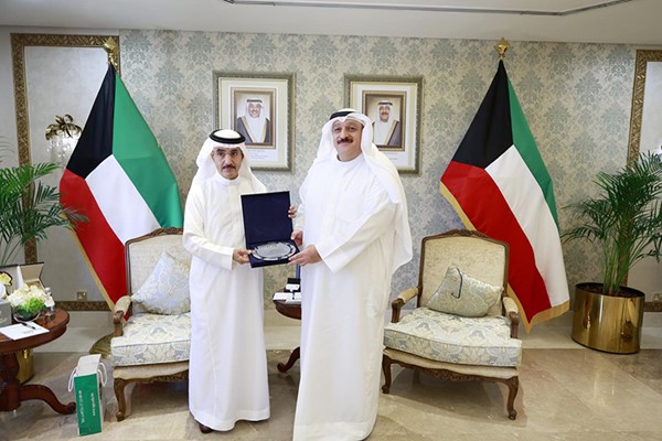 وزير الصحة بحث مع رئيس جامعة الخليج العربي بمملكة البحرين سبل تعزيز التعاون