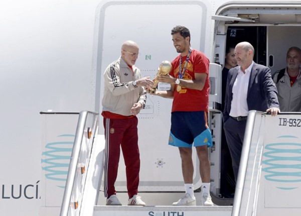 أبطال العالم يصلون إلى مدريد