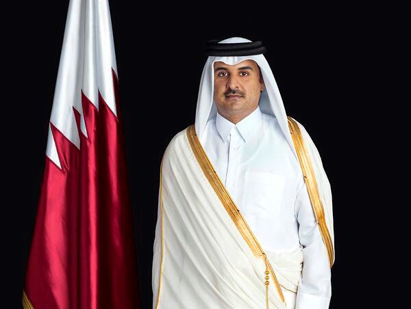 أمير قطر يبحث هاتفياً مع رئيس وزراء كندا المستجدات الإقليمية والدولية