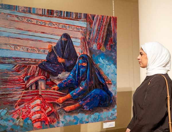 «السدو بعيون فنية».. معرض لجمعية السدو الحرفية بمشاركة 36 فناناً تشكيلياً