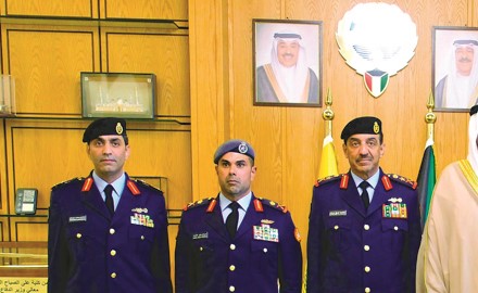وزير الدفاع يقلد ضباطاً رتبهم الجديدة: مضاعفة الجهود ومواصلة العطاء والعمل لخدمة الوطن