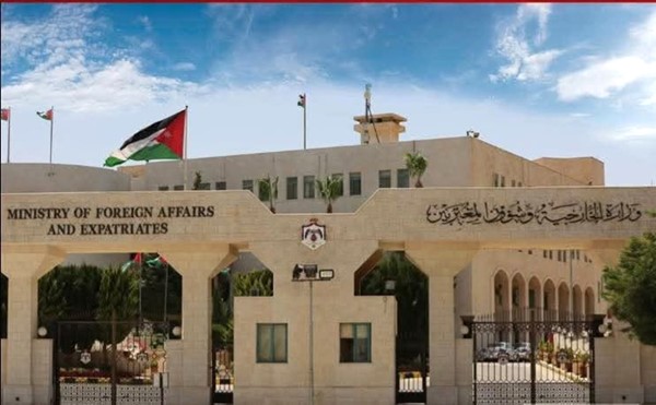 الأردن يُدين الاعتداء الذي استهدف منفذ العبدلي الحدودي
