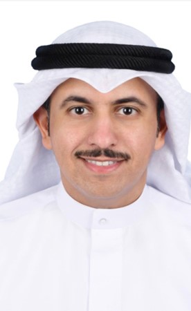 الهيلع: تسريع توريد الكراسي المتحركة وتوزيع السماعات الطبية شهرياً للمستحقين