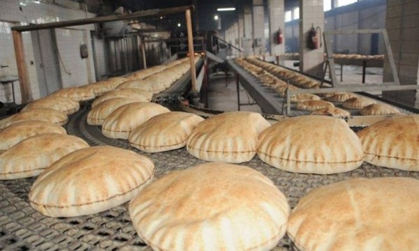 وزارة الاقتصاد تنفي رفع سعر ربطة الخبز إلى 60 ليرة