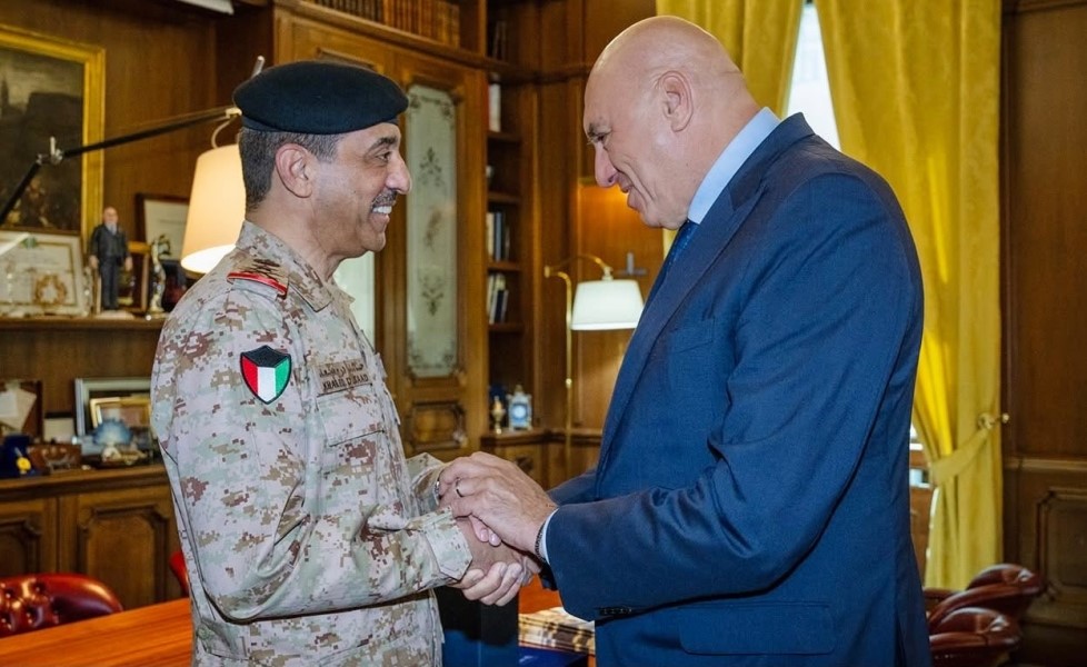 رئيس الأركان بحث تطوير التعاون المشترك مع وزير الدفاع الإيطالي