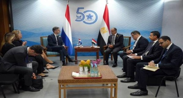 وزير الخارجية يؤكد لنظيره الهولندى ضرورة وقف الانتهاكات الإسرائيلية فى الضفة الغربية