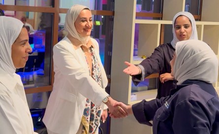 شؤون القصر تنظم ورشا تعليمية لأبنائها في المركز العلمي