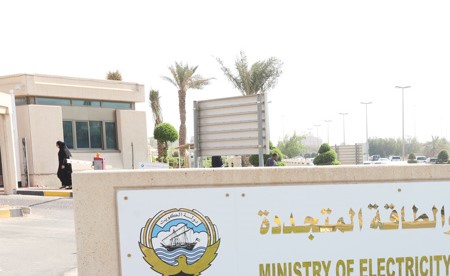 «الكهرباء»: البدء في تنفيذ أعمال تمديد كابلات الألياف الضوئية بين محطات التحويل الرئيسية