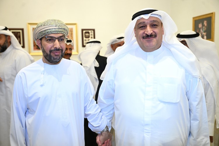 د.أحمد العوضي والسفير العماني	(متين غوزال)